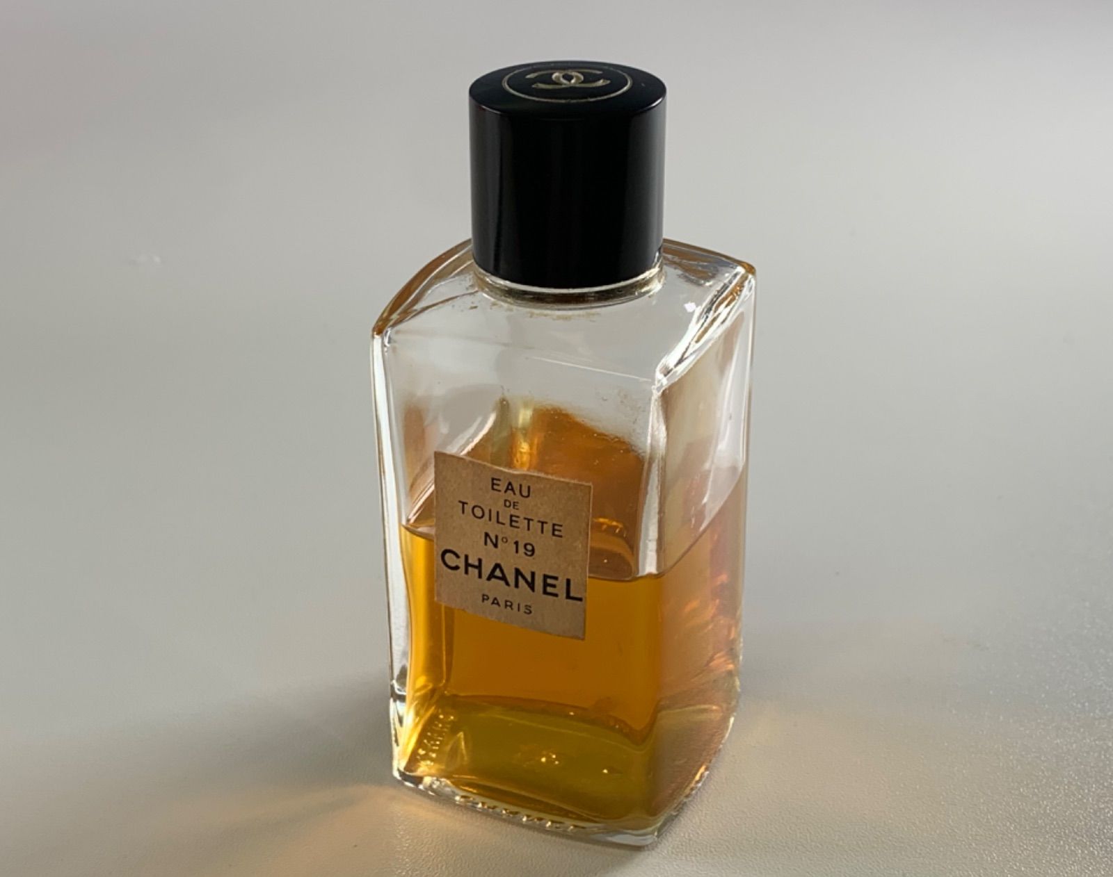 ☆残量約6割以上 CHANEL N°19 EAU DE TOILETTE シャネル ナンバー19
