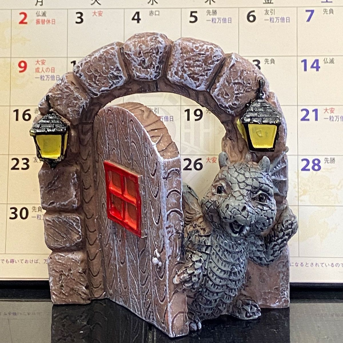 ドラゴン 龍 壁 置物 ドア 窓 飾り インテリア かわいい ガーデニング