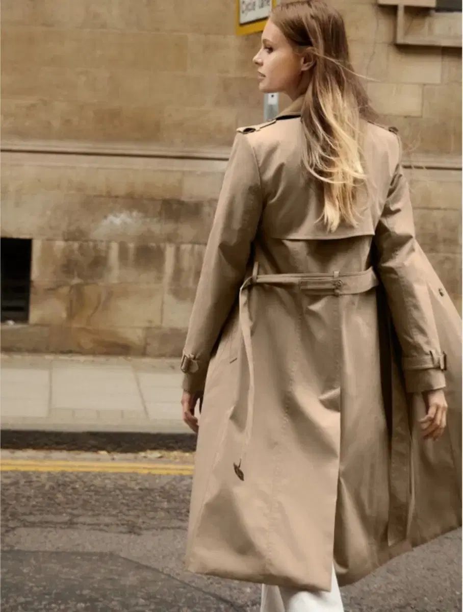 アクアスキュータム ゴールデン ロングトレンチ SIROKUMA-CORPORATION_COM