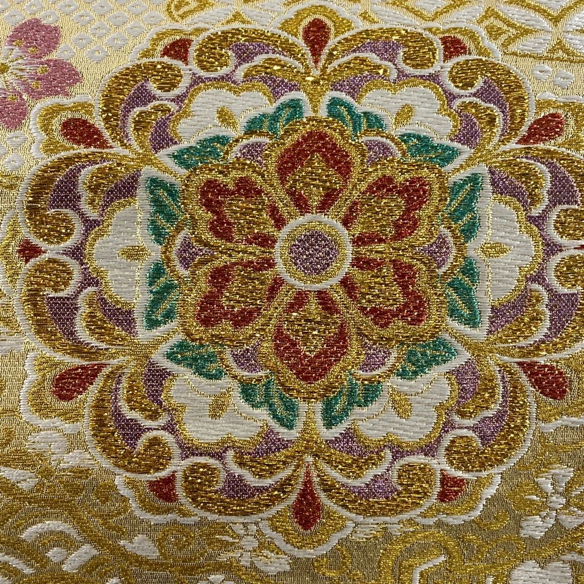 ◆663◆袋帯 六通 逸品 華文 有職文様 相良刺繍 金糸駒刺繍　正絹　着物帯 袋帯 美品 秀品 華文 有職文様 箔 金糸 金色 六通 正絹 【中古