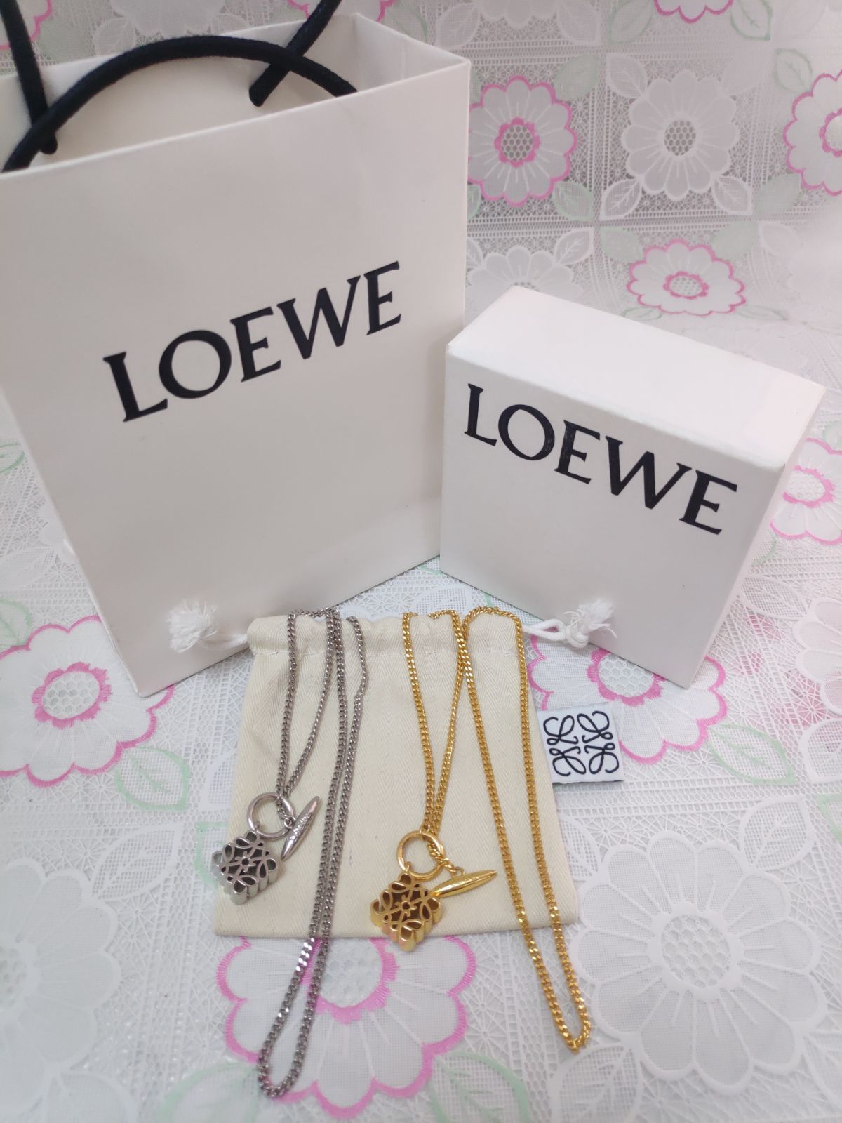 ★Loewe★アナグラム ペンダント (スターリングシルバー) Gold LOEWE】アナグラム ペブル ネックレス スターリング シルバー