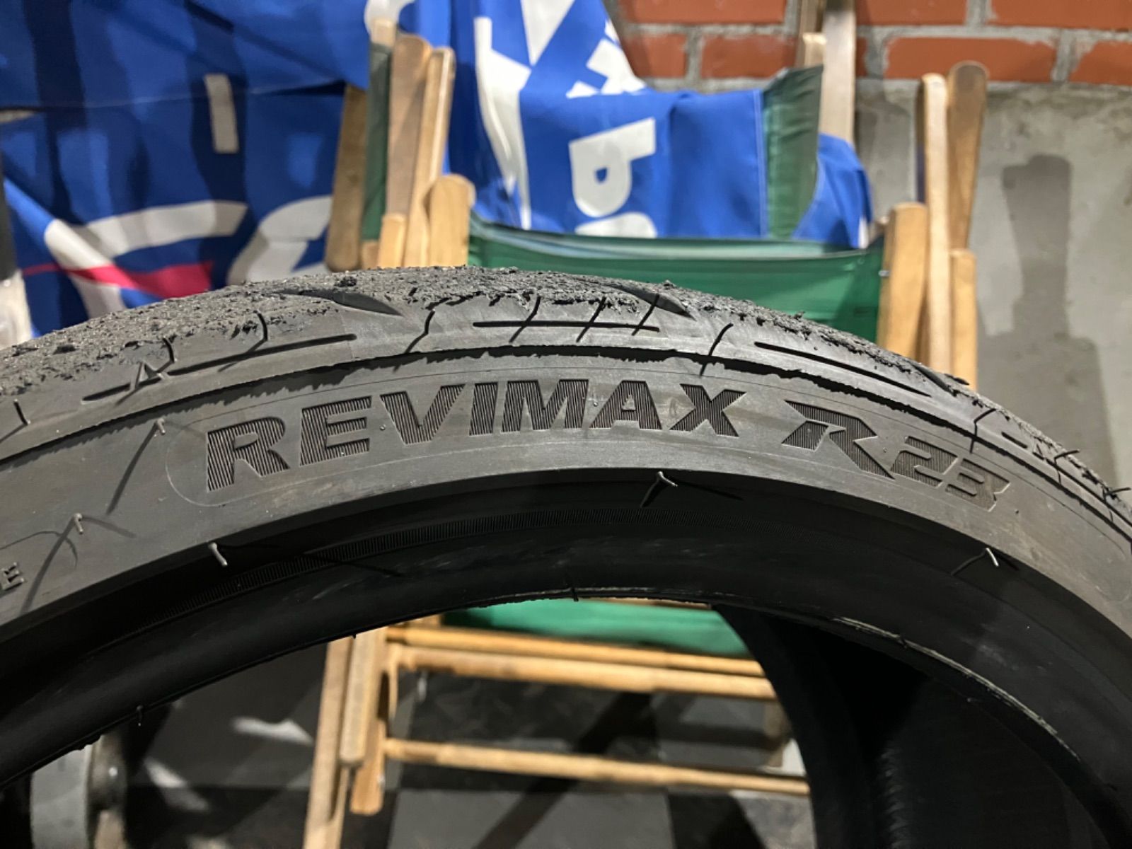245/35R18 シバタイヤ SHIBATIRE REVIMAX R23 TW200 中古タイヤ2