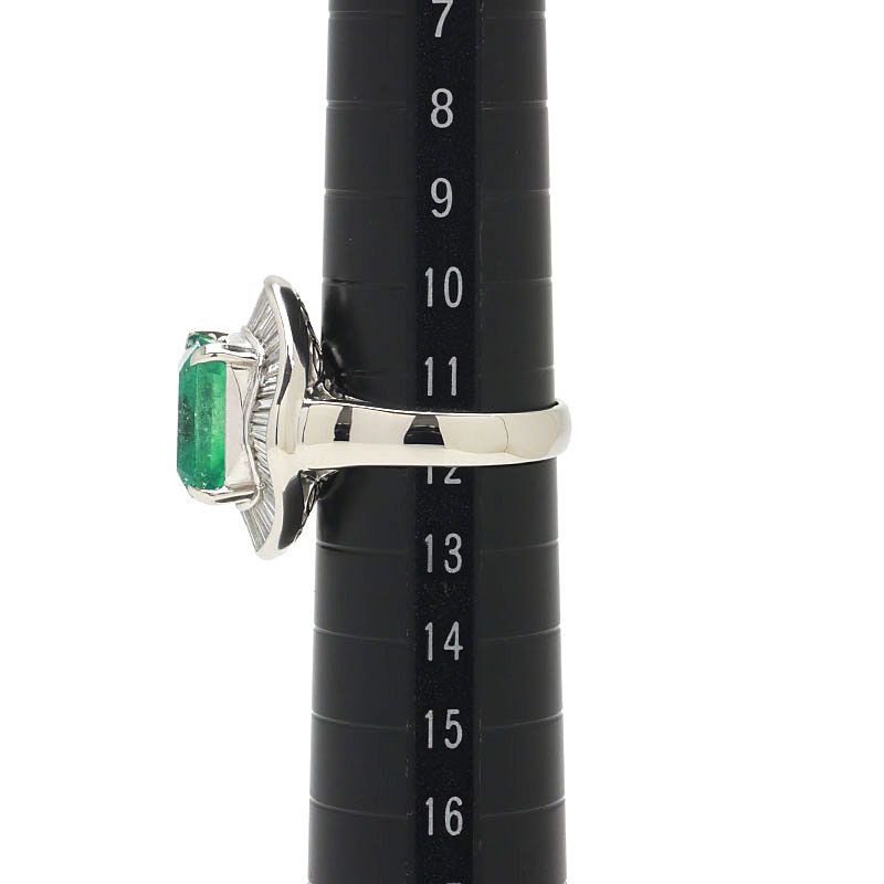 エメラルドダイヤモンドリング 約12号 PT900・E5.04・D1.47ct