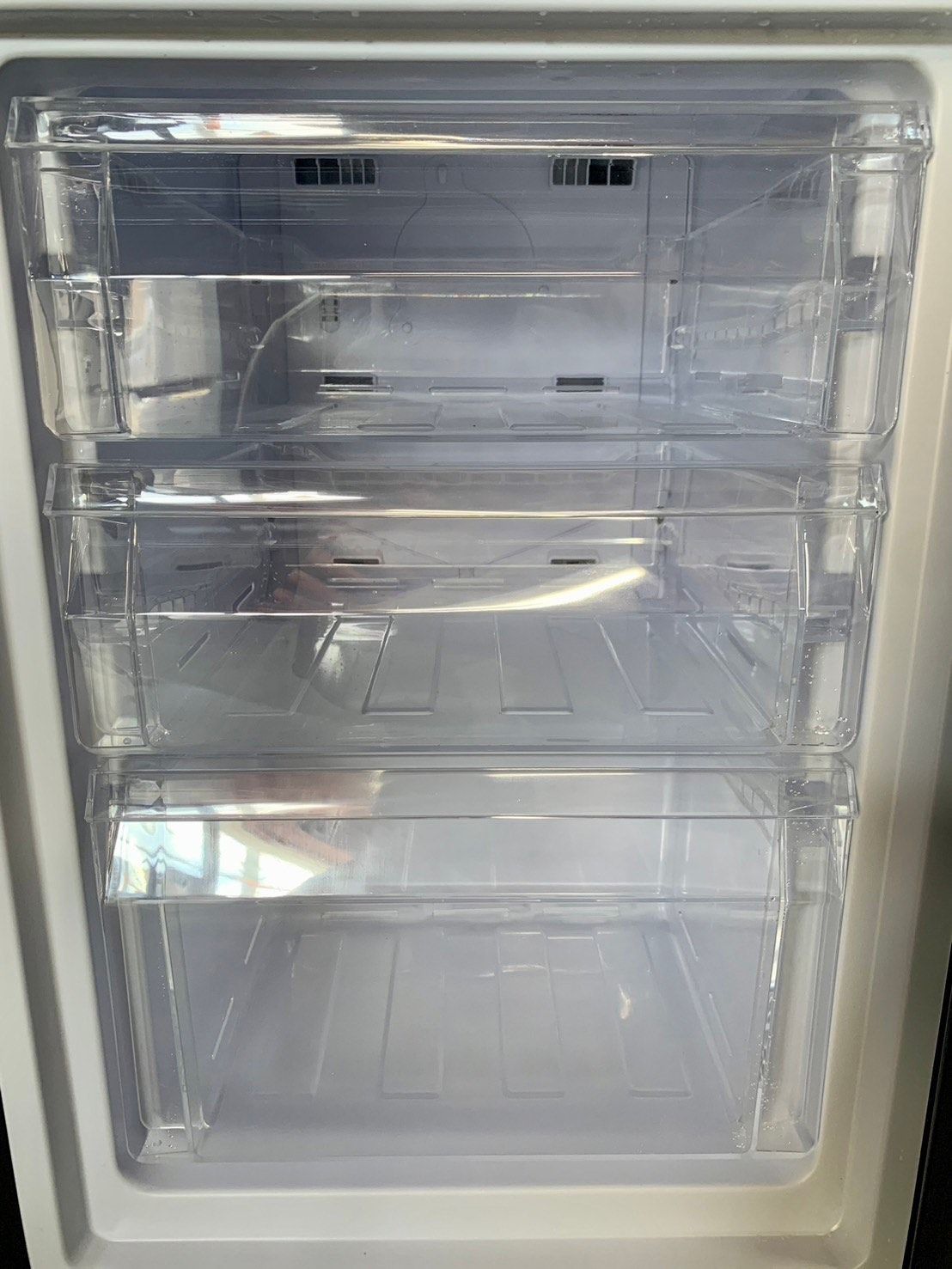 高年式】大阪送料無料☆3か月保障付き☆冷蔵庫☆2024年  