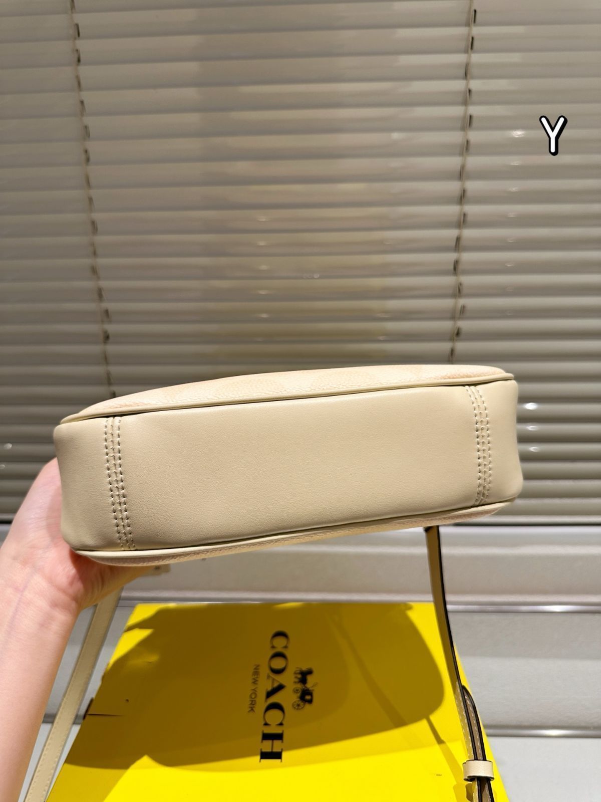 COACH TERI アンダーアーム ショルダーバッグ ホワイト 今日特価】COACH Teri ショルダーバッグ（アンダーアーム