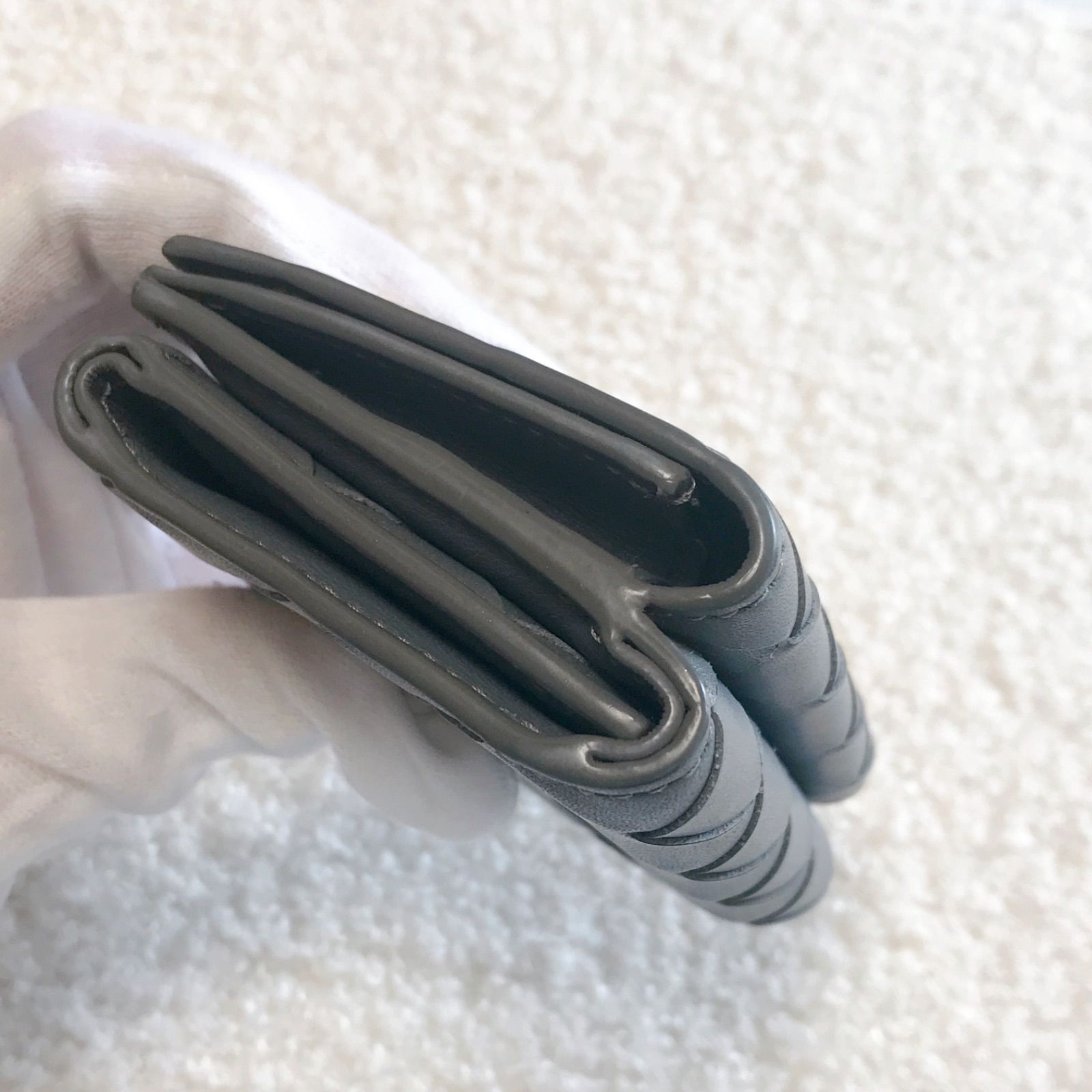  ボッテガヴェネタ ミニ財布 90新 vg cond.全イントレチャートタイニー グレー⑨ その他 折り財布