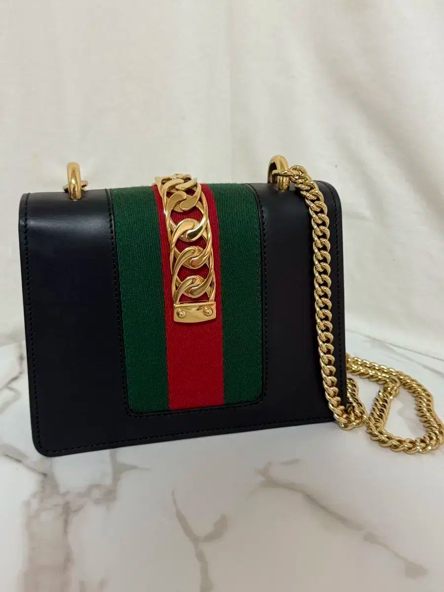 グッチ シルヴィバッグ ミニ ゴールド チェーンバッグ クロスバッグ