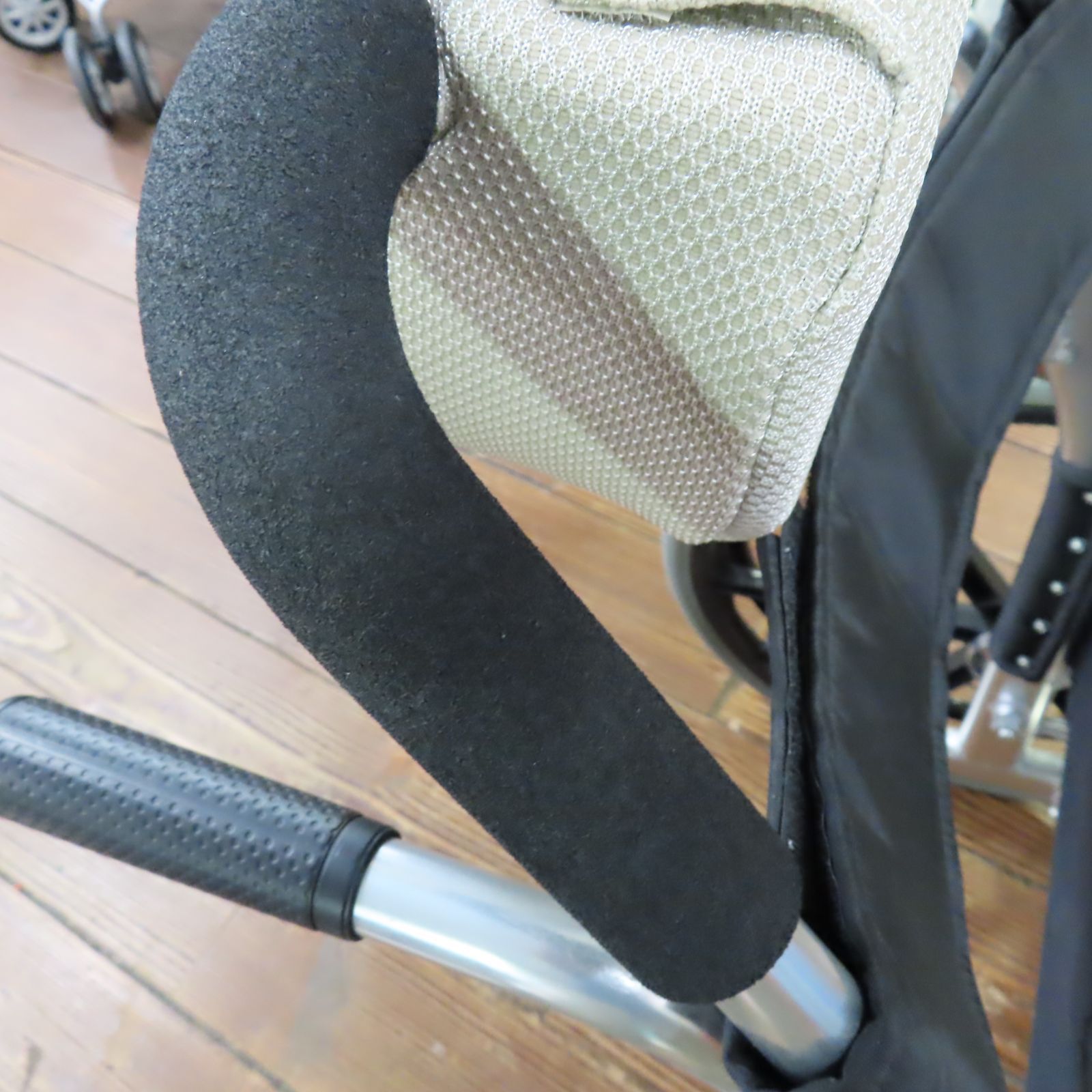 車いす OX miniNeoジュニア スクール 赤 チェッカー柄 子供用車椅子