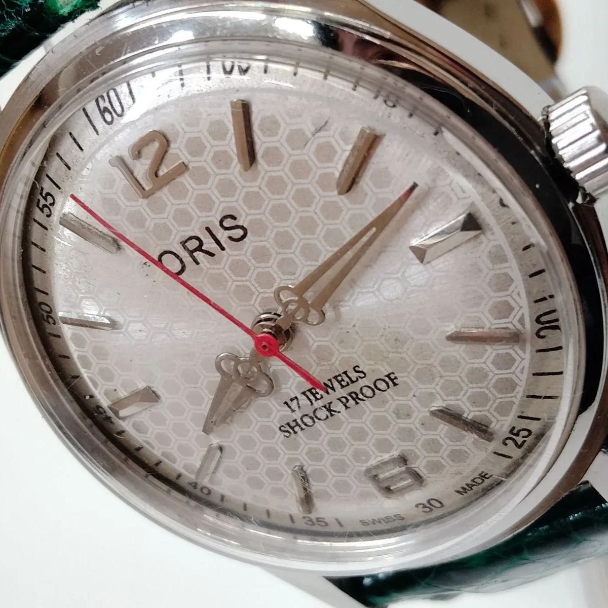 美品 ヴィンテージ】ORIS オリス 17石 シルバーダイヤル 機械式手巻き（SNA） - メルカリ