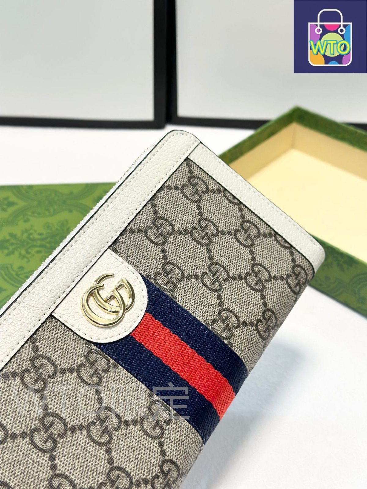 GUCCI 財布　元値12万円 今日特価】Gucci グッチ 最新モデルショート財布 表裏頭層小牛皮
