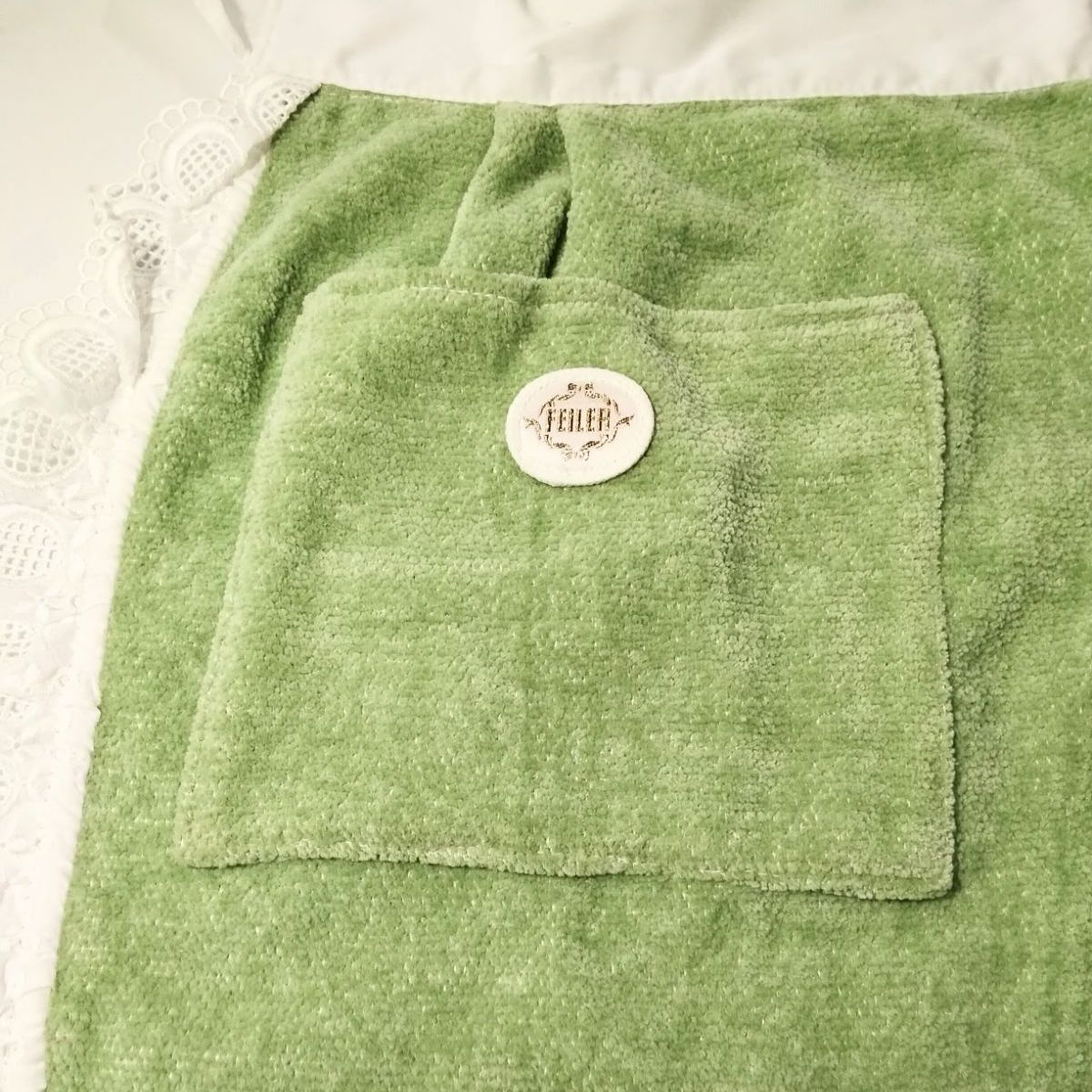 【新品タグ付き】FEILER　フェイラー　花柄刺繍エプロン ブラック 新品タグ付き】FEILER フェイラー 花柄刺繍エプロン ブラック