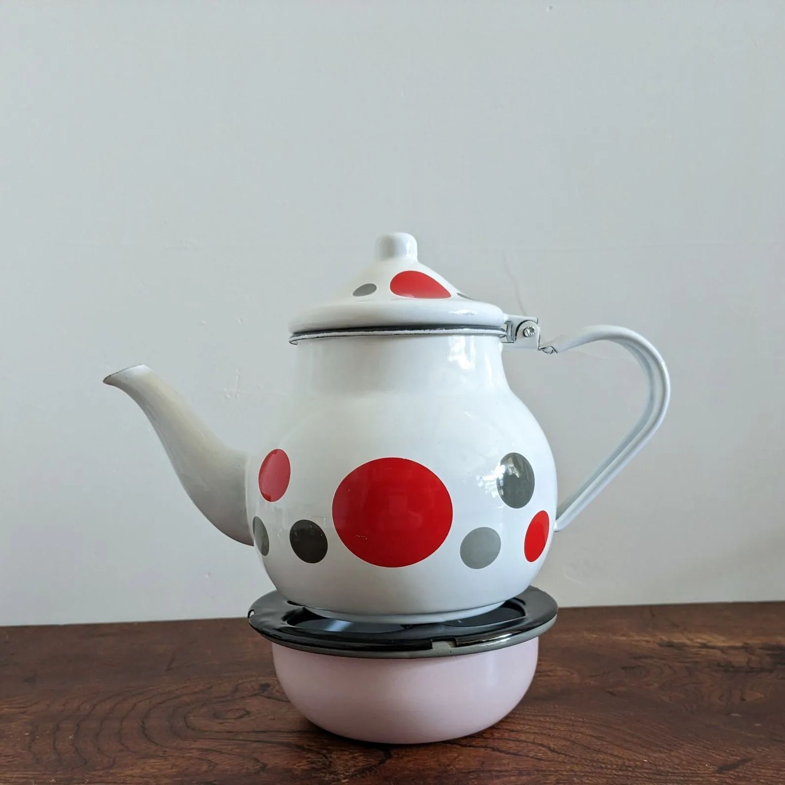 トルコ製 ホーローのポット＆ボウル トルコ製 ホーローのポット＆ボウル