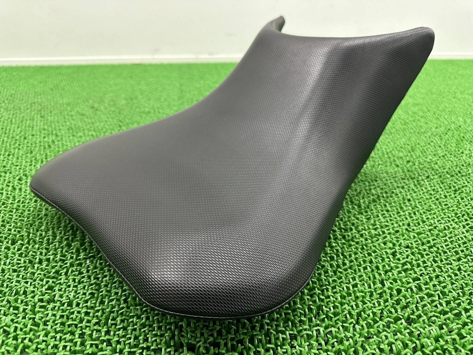 GSX250R フロントシート 20K00 スズキ 純正 バイク 部品 DN11A メインシート コンディション良好 破れ無し 車検 Genuine mW