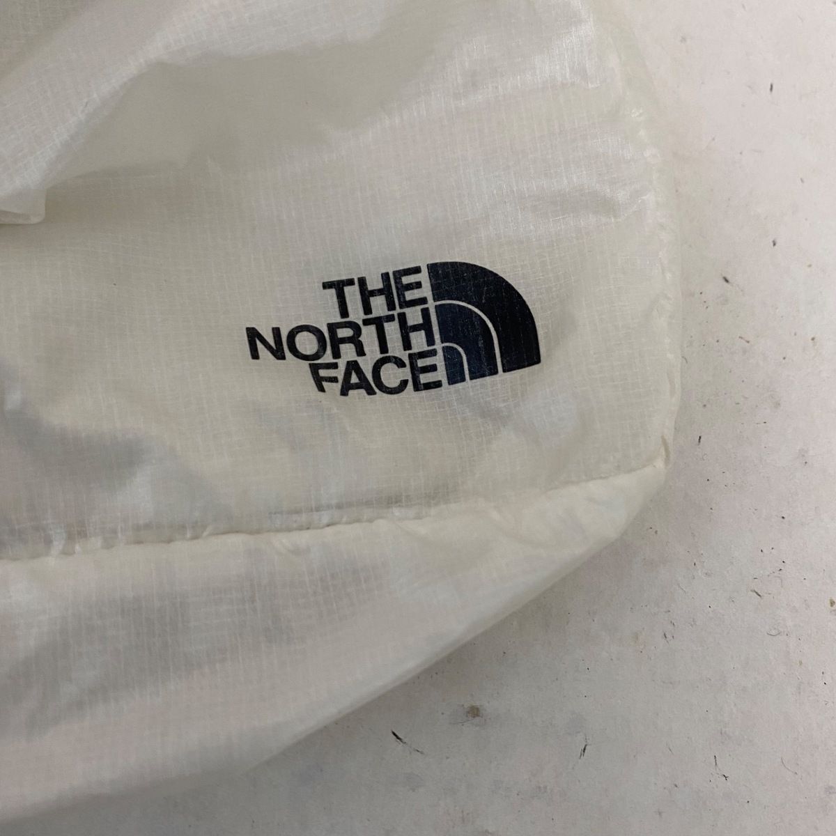 THE NORTH FACE(ノースフェイス) ショルダーバッグ - NM91905 白×黒 ミニバッグ 化学繊維 - メルカリ