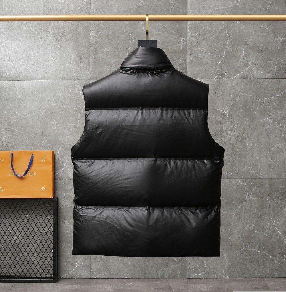 プラダ　PRADA ダウンベスト　ヴィンテージ 楽天市場】【中古】PRADA22SS Re-Nylon ダウンベスト ブラック