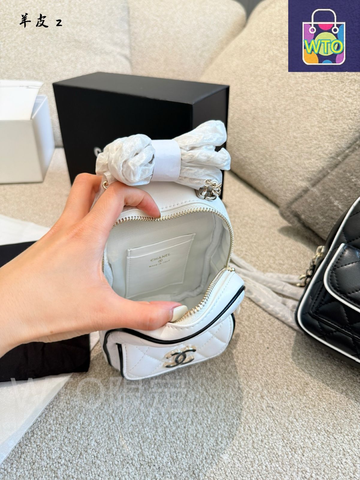 【美品】シャネル　ハンガー　6本セット 今日特価】Chanel シャネル 25P 新作 パンダカラー 多用途小型