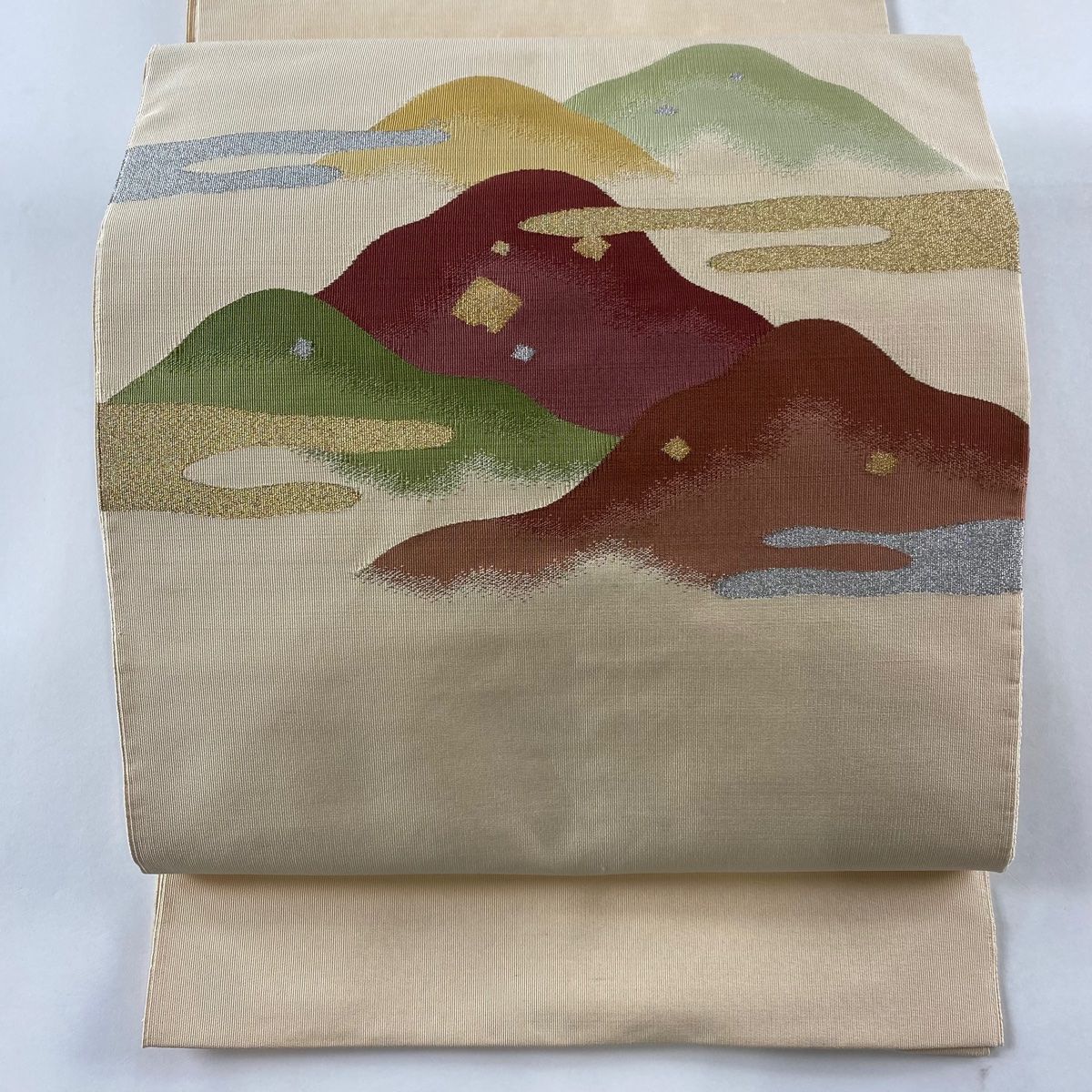 名古屋帯 秀品 松葉仕立て 八寸名古屋帯 草花 霞 金銀糸 黒 正絹 名古屋帯 秀品 松葉仕立て 八寸名古屋帯 草花 霞 金銀糸 黒 正絹