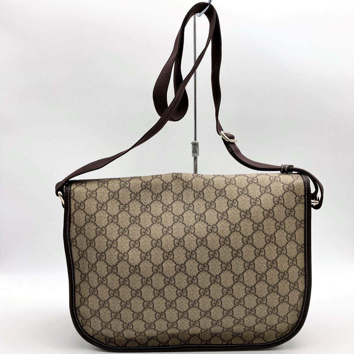 美品 GUCCI グッチ ショルダーバッグ メッセンジャーバッグ 斜め