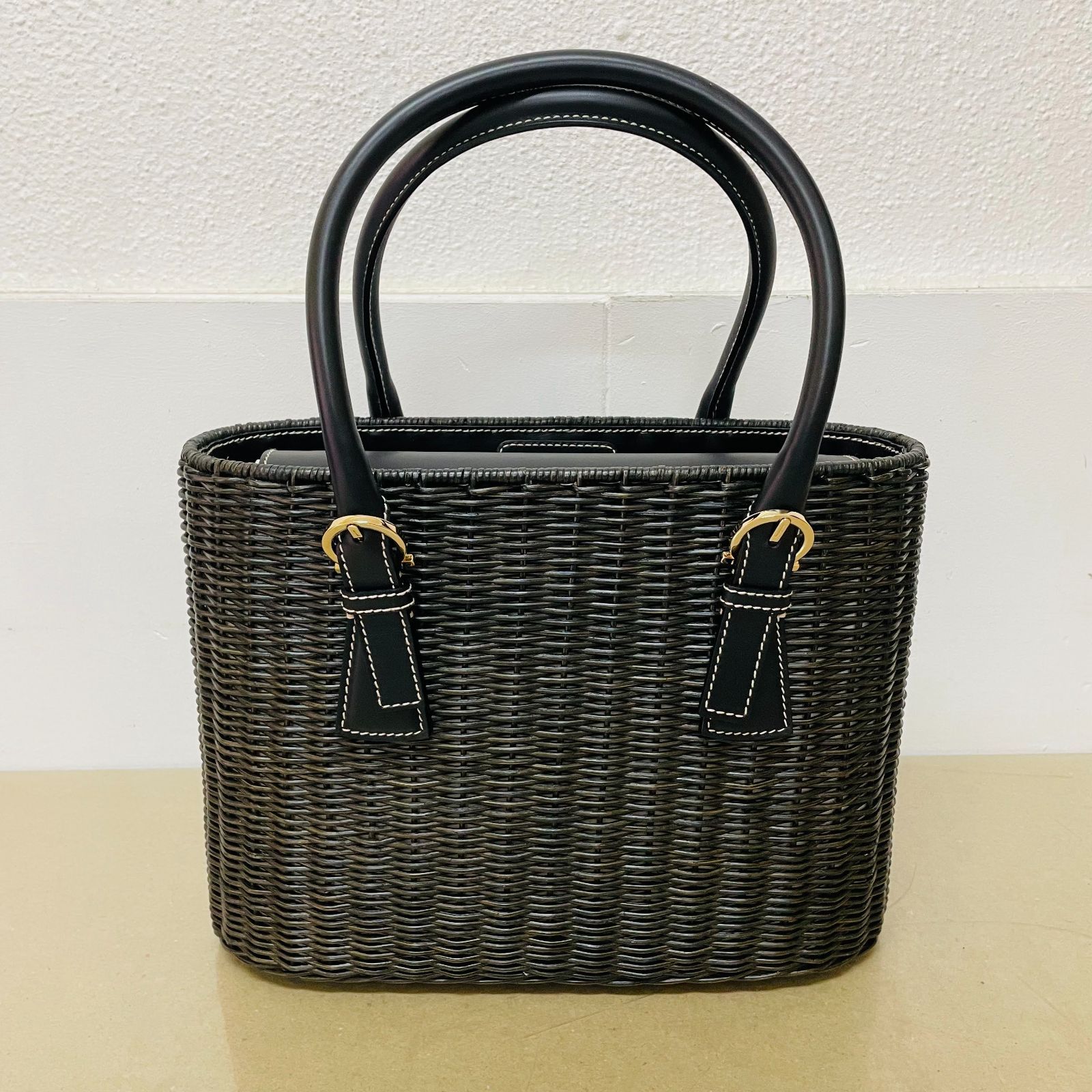 Salvatore Ferragamo サルヴァトーレフェラガモ ガンチーニ