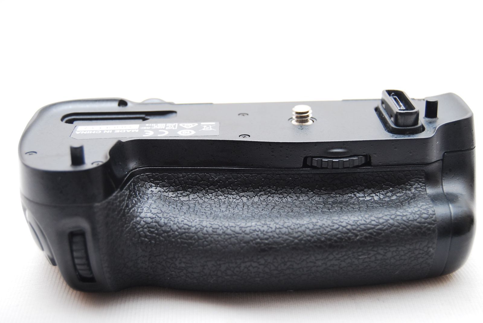 Nikon MB-D16