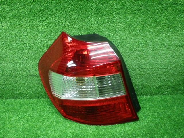 BMW　UF16　1シリーズ　116i　左テールレンズ　021864　221114012