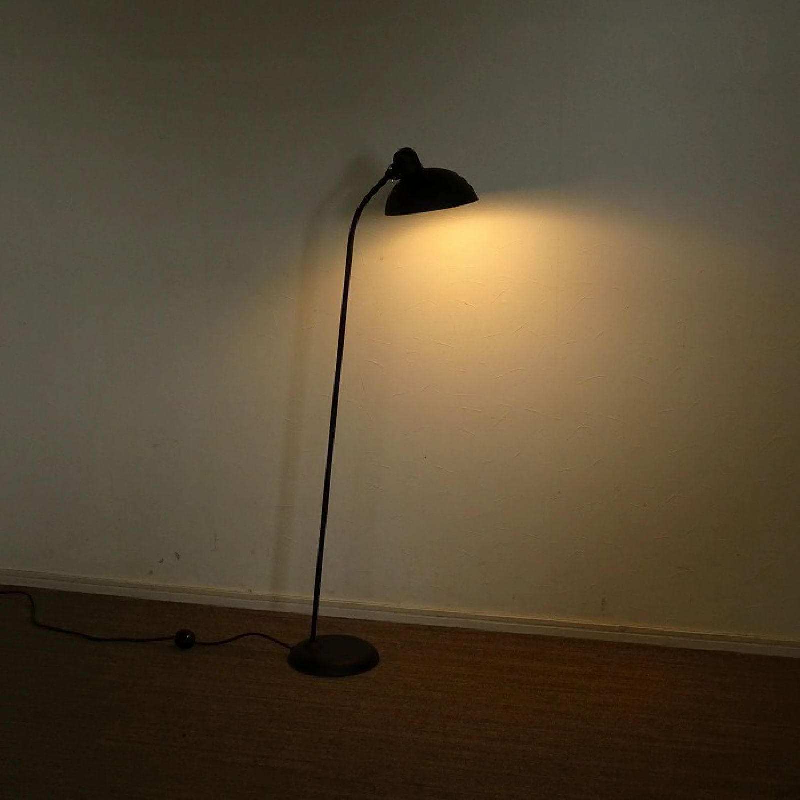 イデル フロアランプ