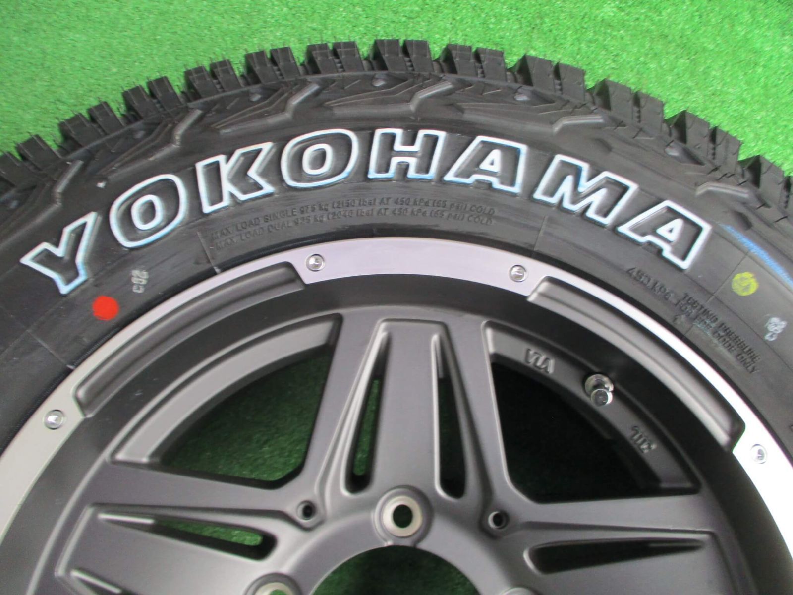 ジムニーシエラ用 中古15インチセット！　マッドクロスJB-01　6.0J-16　+0　5H139.7　195/80R15　ジオランダーX-AT付き　展示未使用品4本セット！