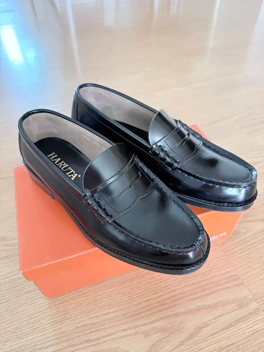 ほぼ新品 HARUTA(ハルタ) 9064 足囲 eeee （ 250size ) ハルタ