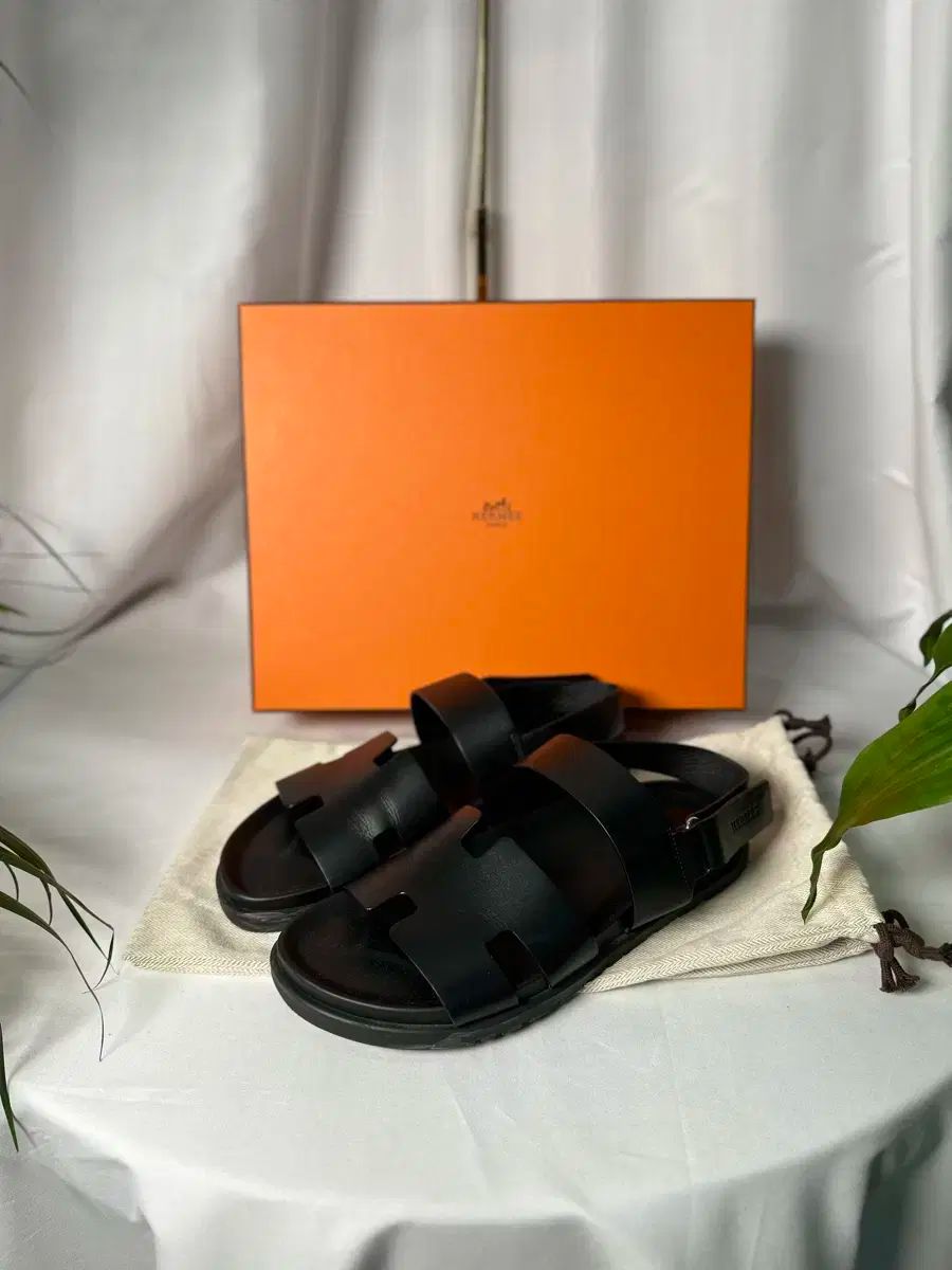 42 HERMES エルメス ジーニアス サンダル カーフスキン ノワール