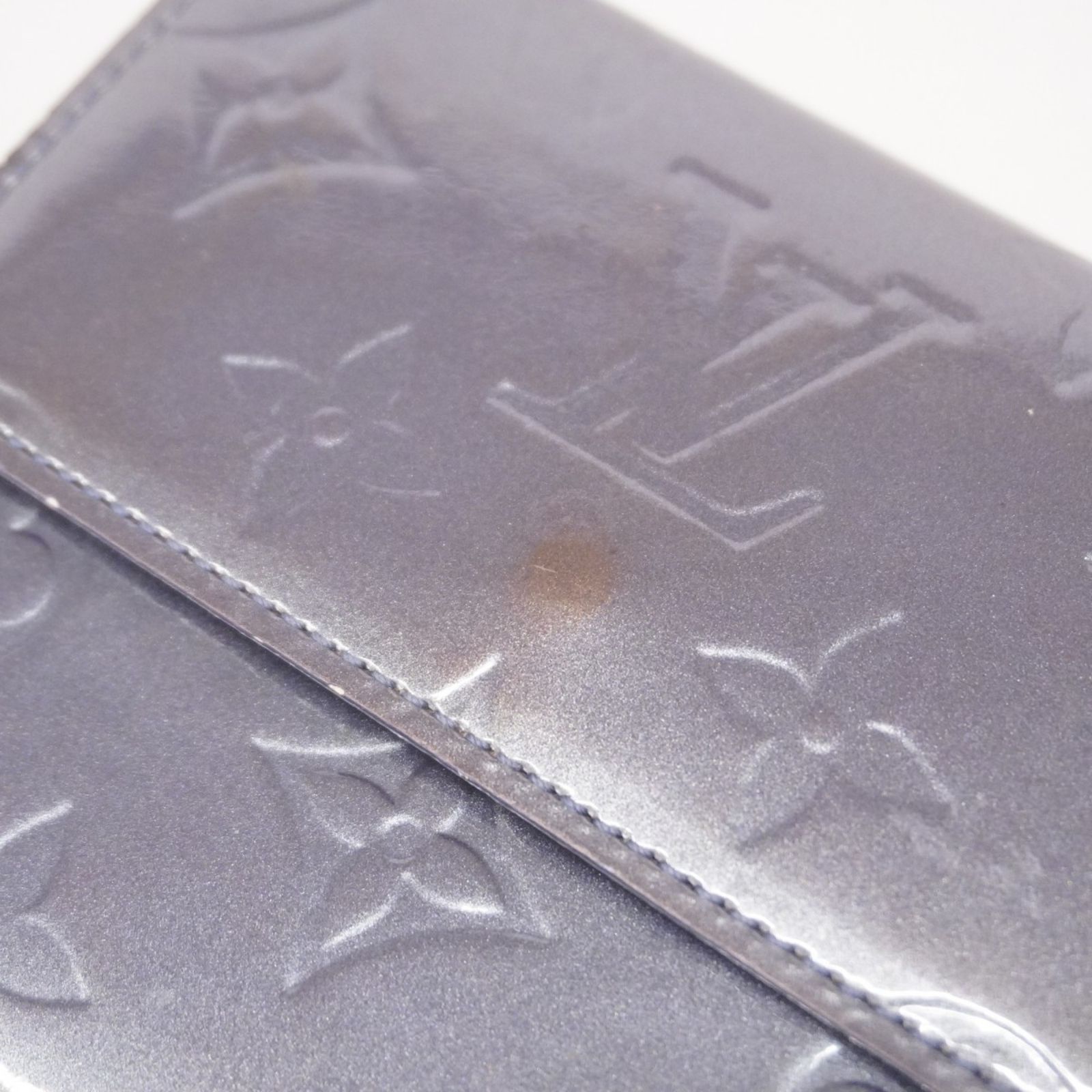 ヴェルニ ポルトモネビエカルトクレディ