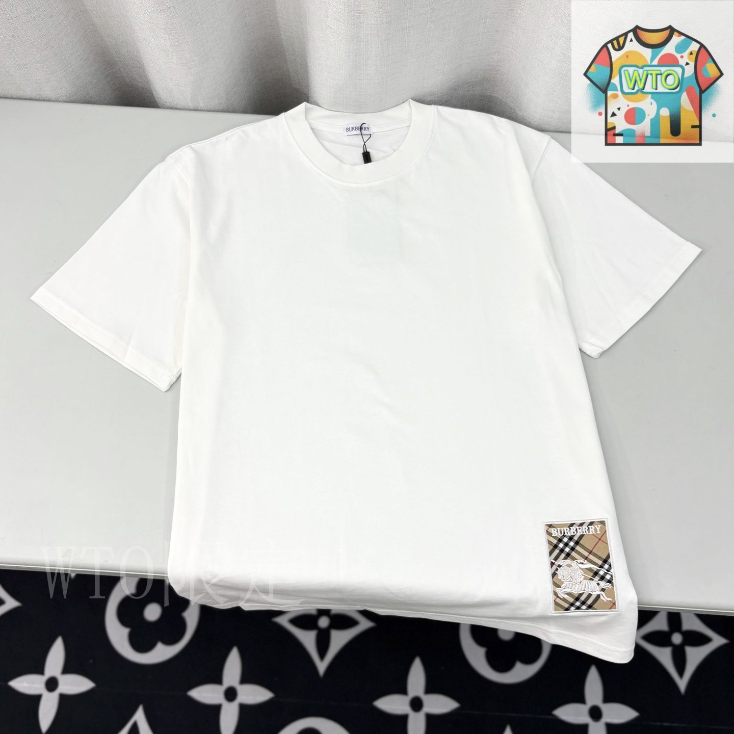 Burberry ホワイト Tシャツ ロゴ刺繍 今日特価】BURBERRY logo 刺繍 T -1 - メルカリ