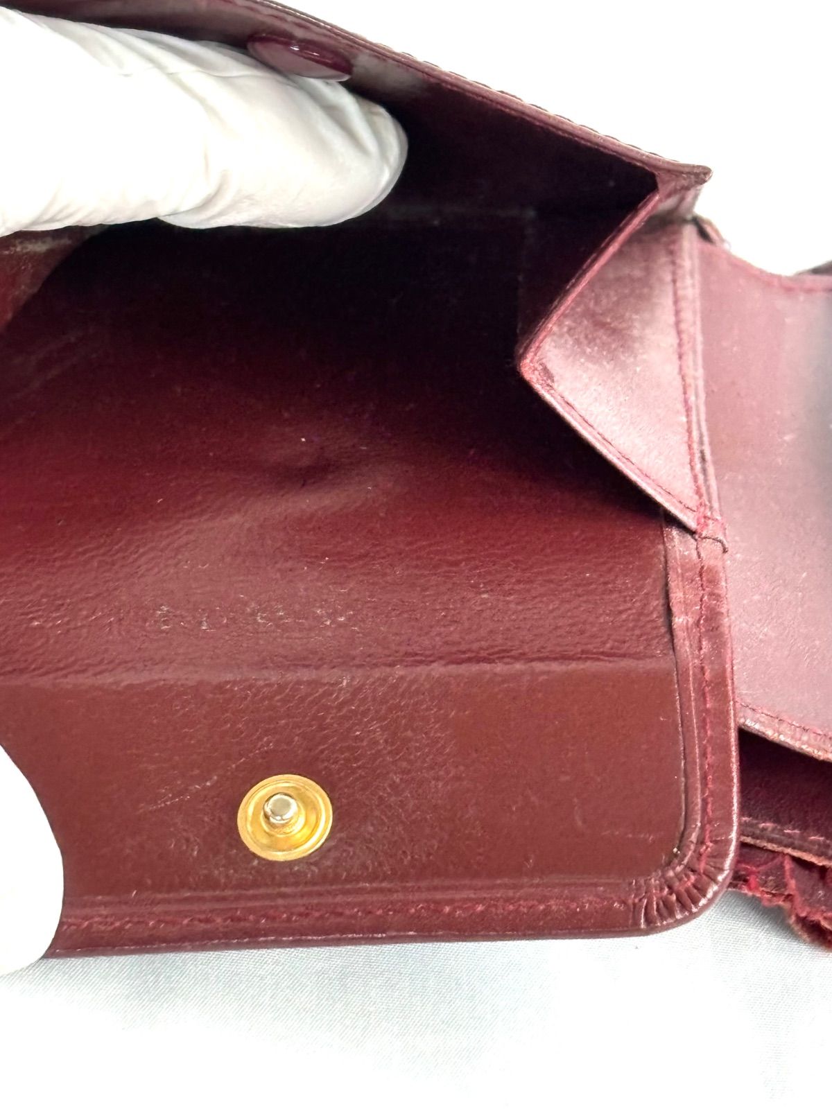 Cartier カルティエ　長財布　赤レザー　箱付き 箱 ギャランティカード付き Cartier バーガンディ 二つ折り財布