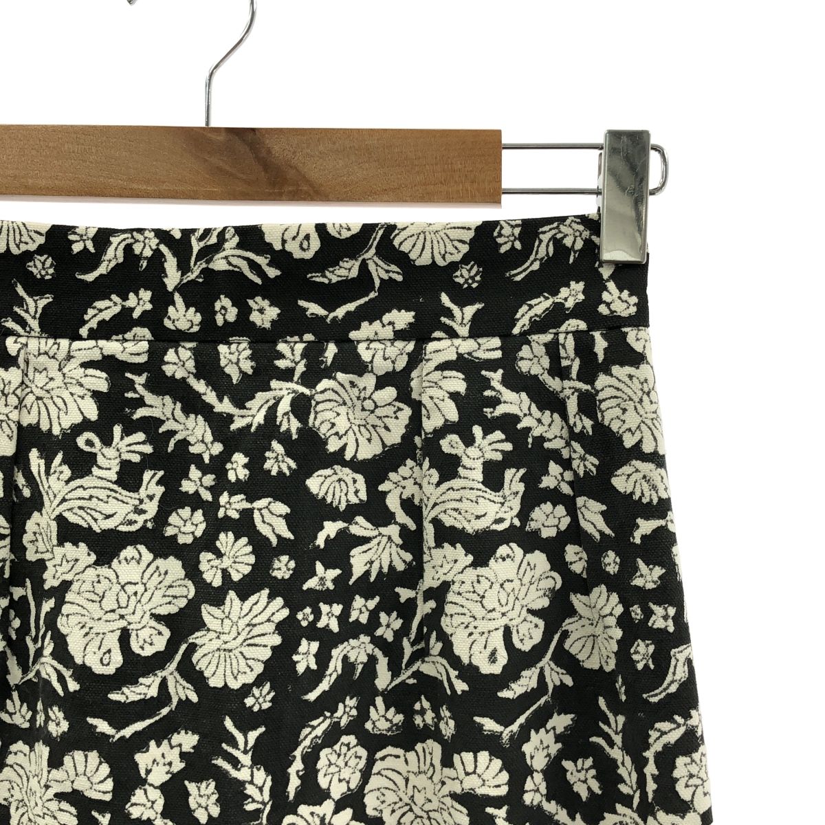 SZ Blockprints | エスゼットブロックプリント | × Ron Herman | ロンハーマン Nila Print Skirt | 総柄 フラワー バックジップ スリット スカート | S | ブラック|ホワイト | レディース