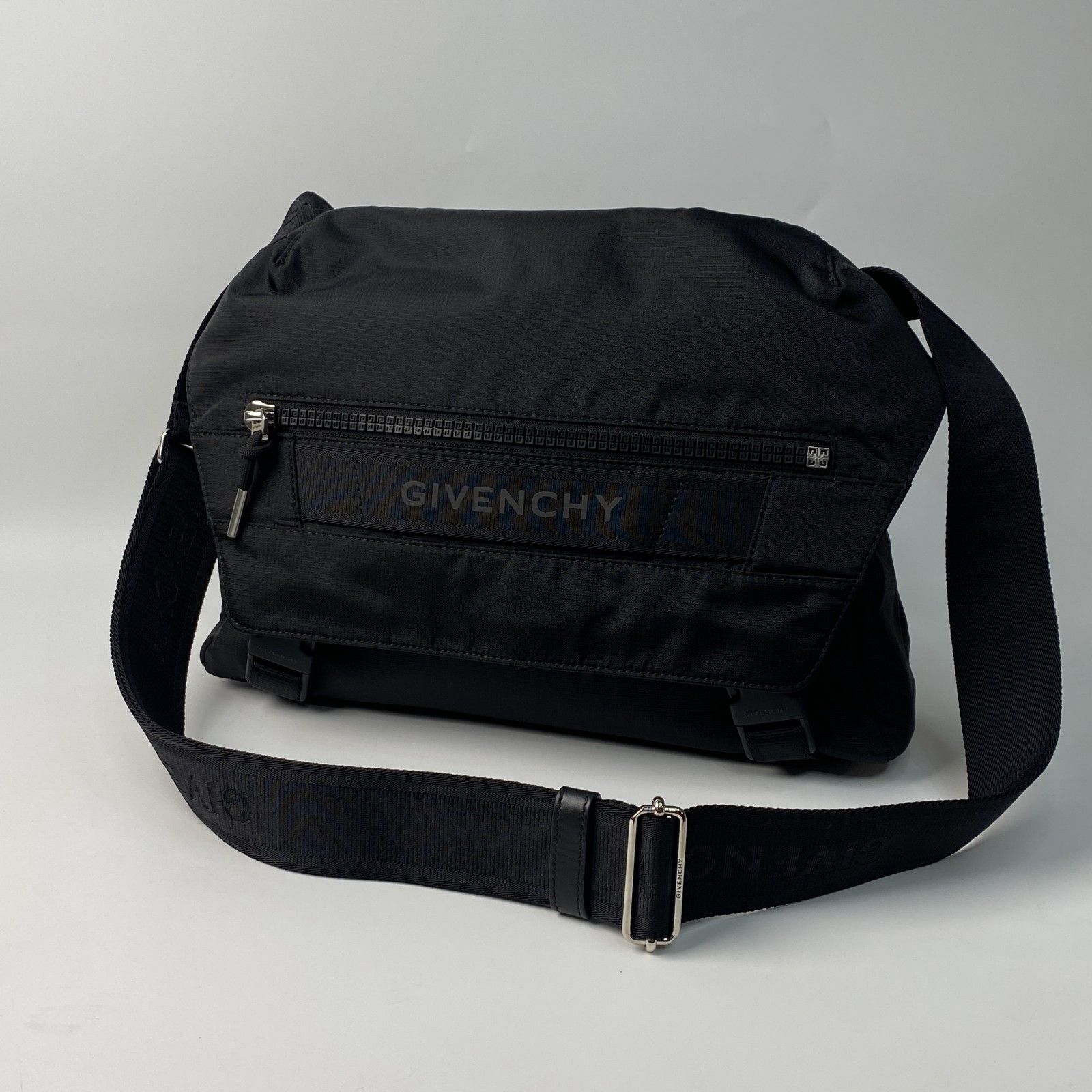 美品 ジバンシー GIVENCHY メンズ ナイロン ショルダーバッグ 2way 斜 