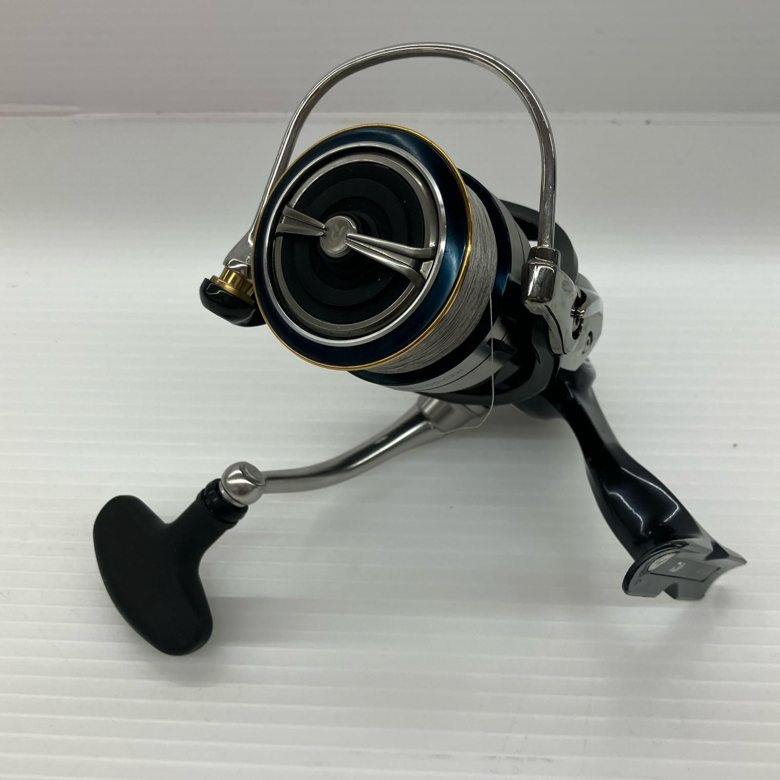 やや傷や汚れあり