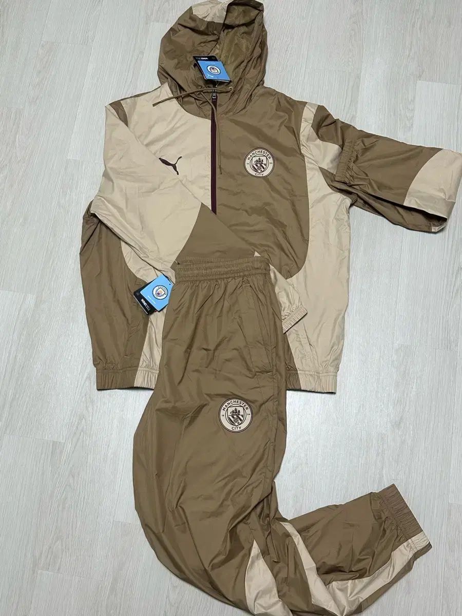 マンチェスターシティ トラックスーツ
