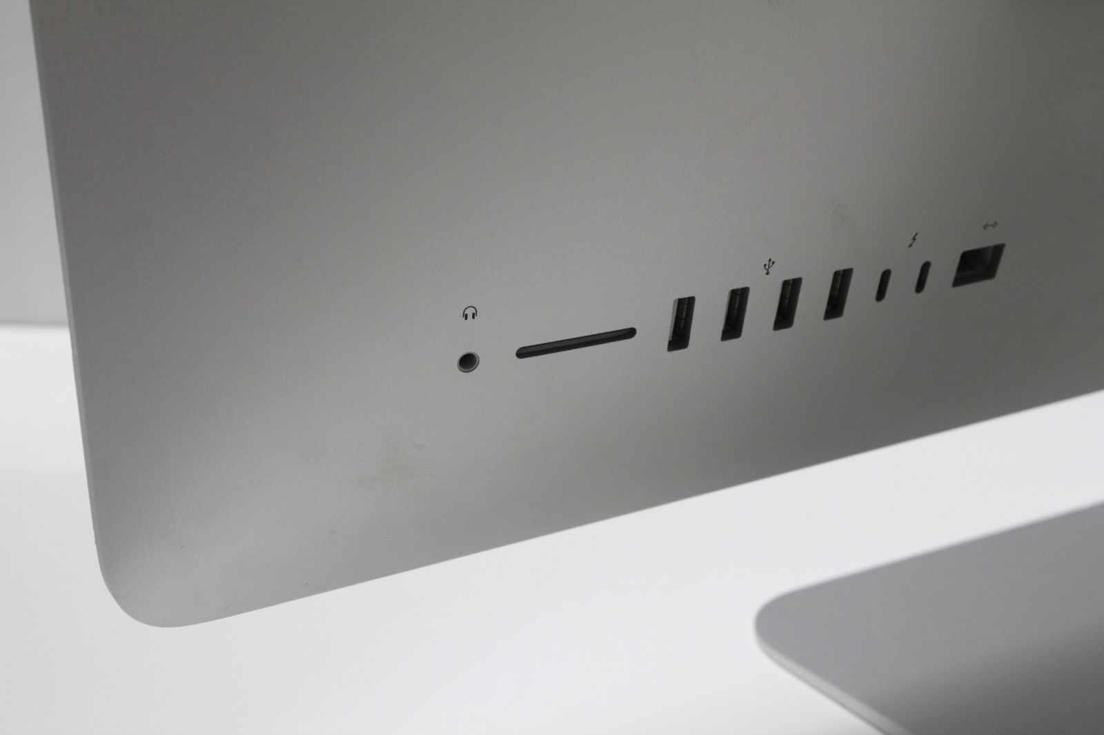 ジャンク品】iMac（Retina 4K,21.5インチ,2017）HDD1TB/8GB〈MNDY2J/A 