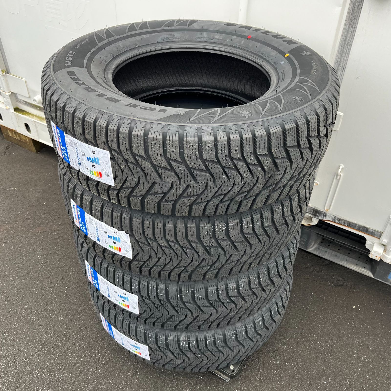 2023年製】SAILUN ICE BLAZER WST3 265/70R17 新品 スタッドレスタイヤ 4本セット 【スタッドレスタイヤのみ】  プラド FJクルーザー H3 タホ サバーバン エスカ ラングラー - メルカリ