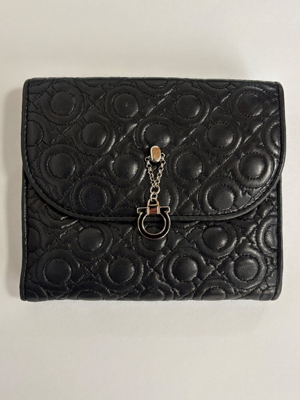 Salvatore Ferragamo フェラガモ 二つ折り財布 ガンチーニ 黒
