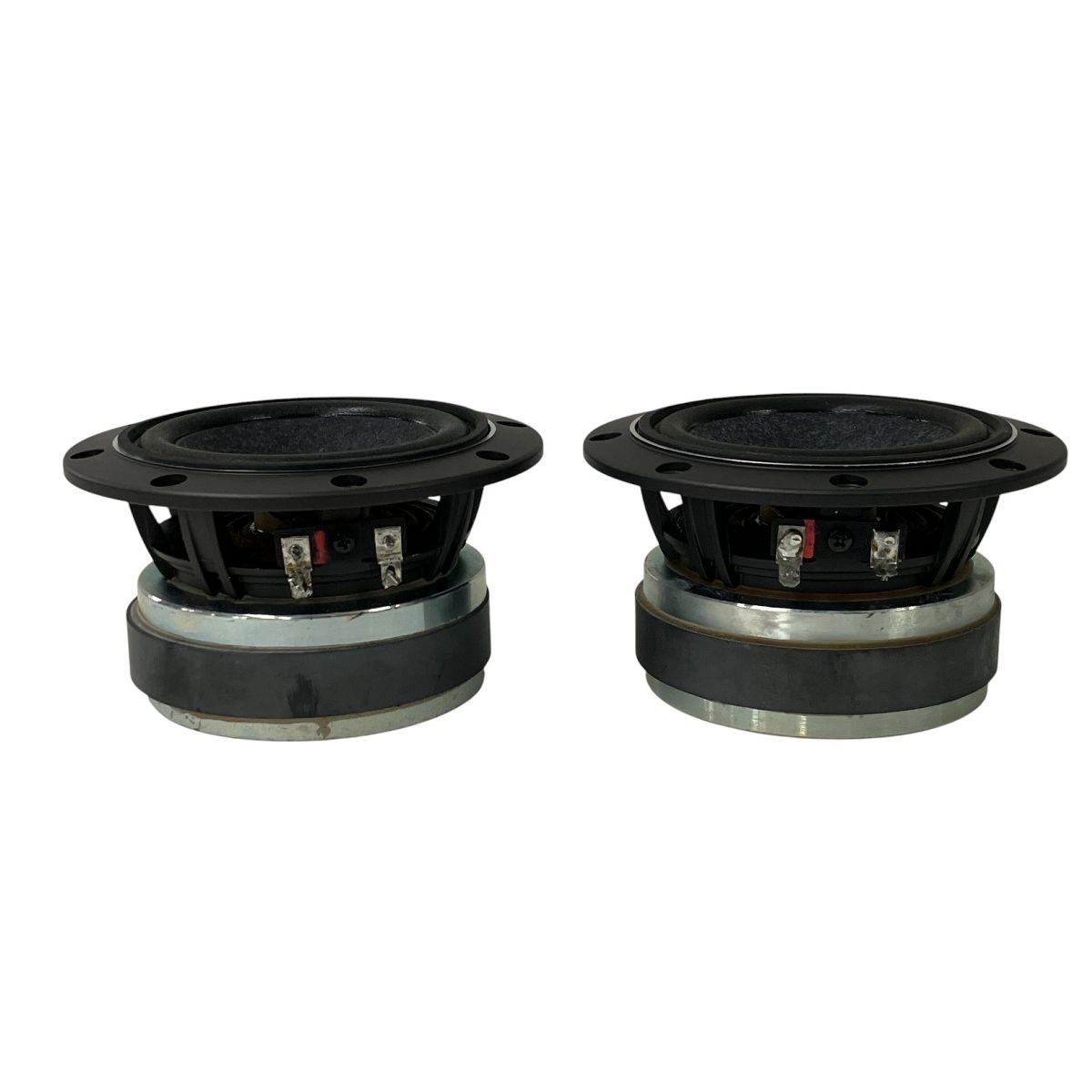L8400P | High-performance 600-watt 12 inch Powered Subwoofer