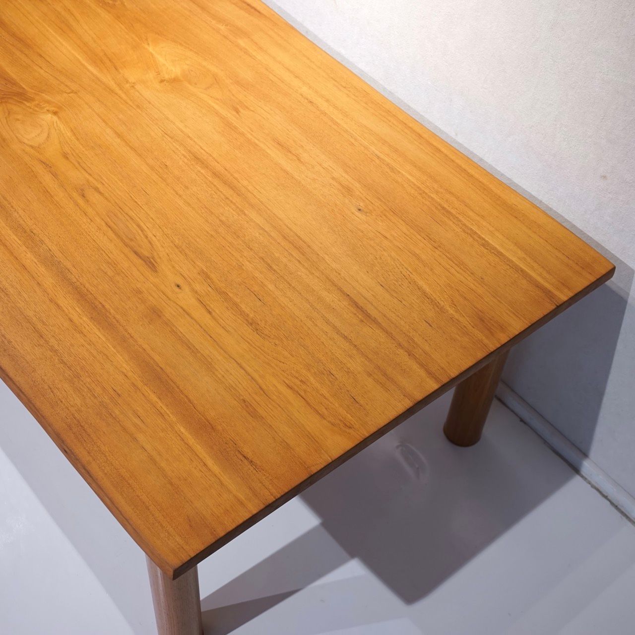 Bello select 無垢材 ダイニングテーブル 木製 テーブル 食卓 天然木 オイル塗装 モダン 北欧 ナチュラル MARWIL-DEMENAGEMENTS_CH