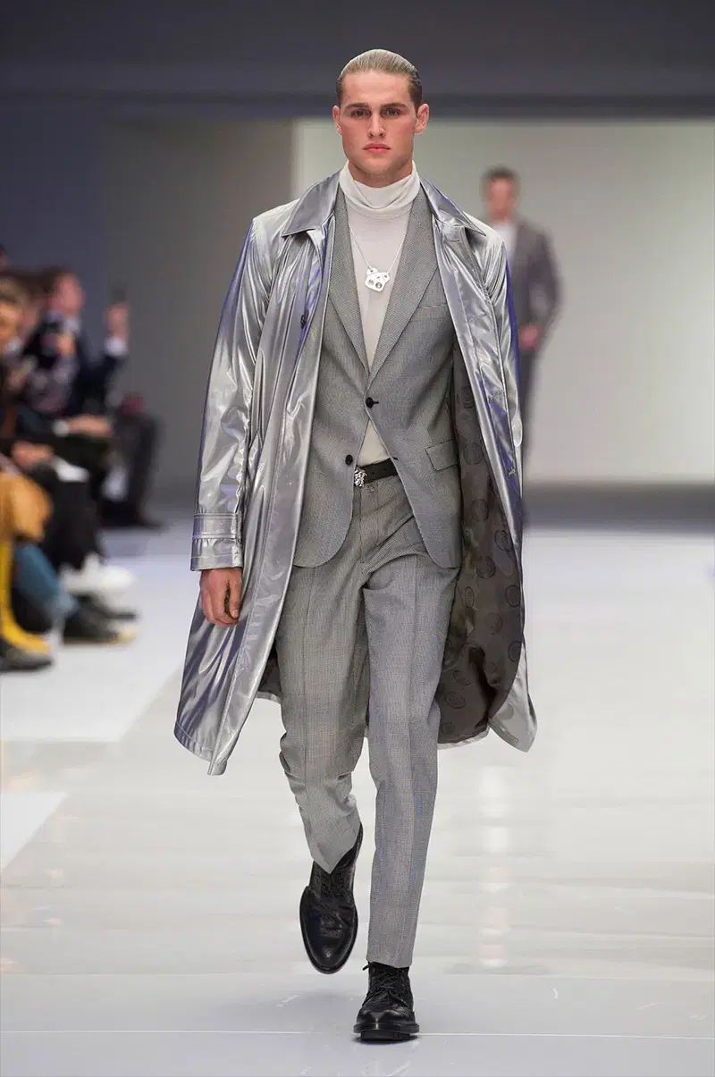 Versace ヴェルサーチェ 滑走路 シルバー トレンチ コート