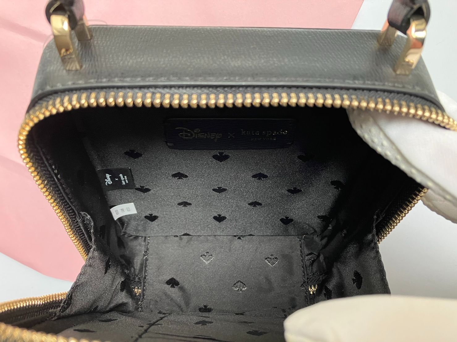 【kate spade】ディズニーコラボ ミニーマウス ミニカメラバッグ fit=scale-down,w=1200