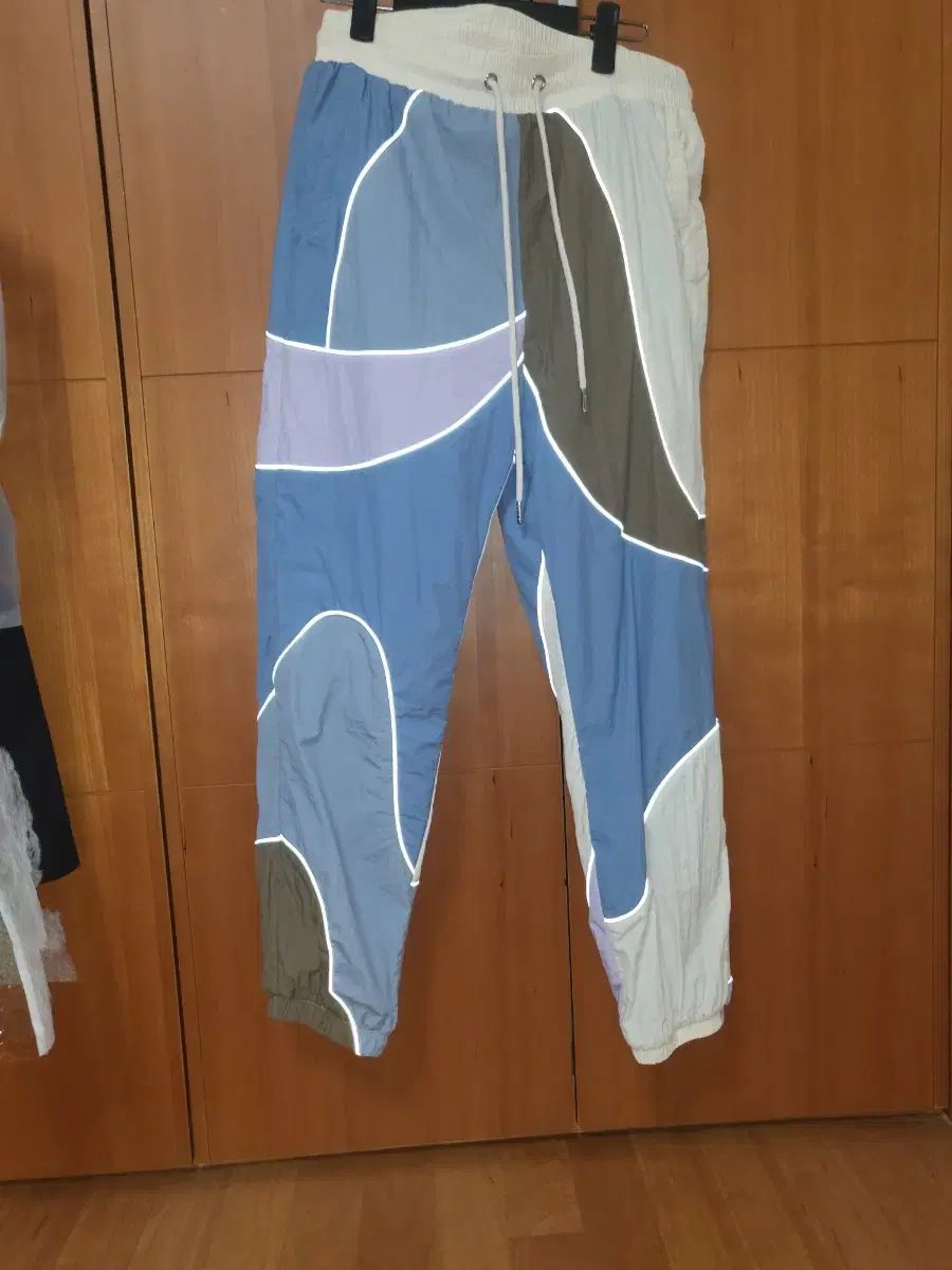 トラック パンツ