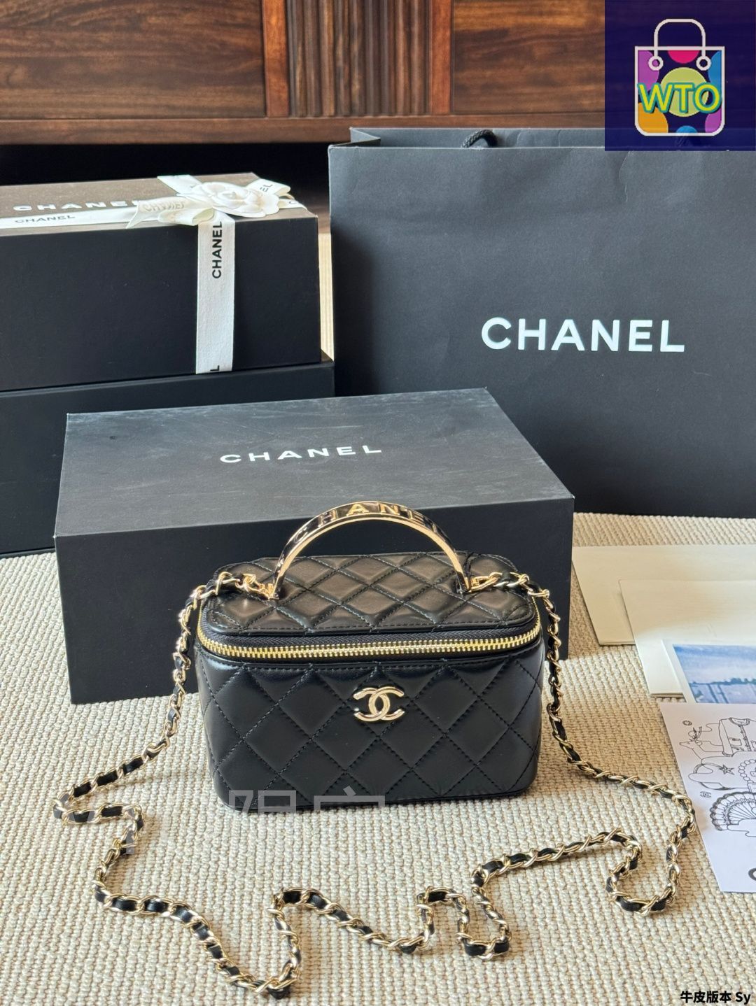 シャネルCHANEL新品未使用紙タグ付きレア希少 CHANEL《希少なデザイン》 シャネル トップハンドル バック