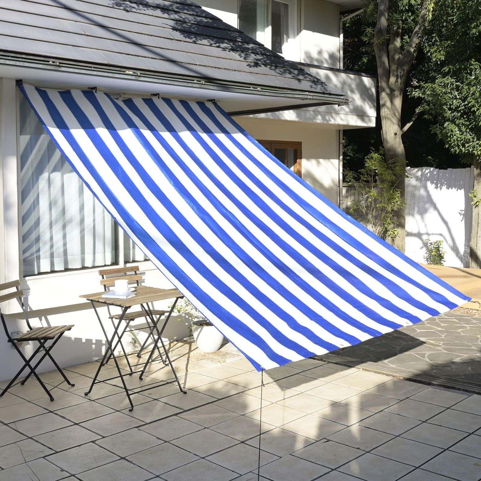 【人気商品】日除けシェード 200×300 [山善] 取付金具セット 水洗い可能 ハトメ8箇所 UVカット率約82% 節電 省エネ ベランダ 紫外線カット 防水 涼風 ブルー/ホワイト YRGS-2030