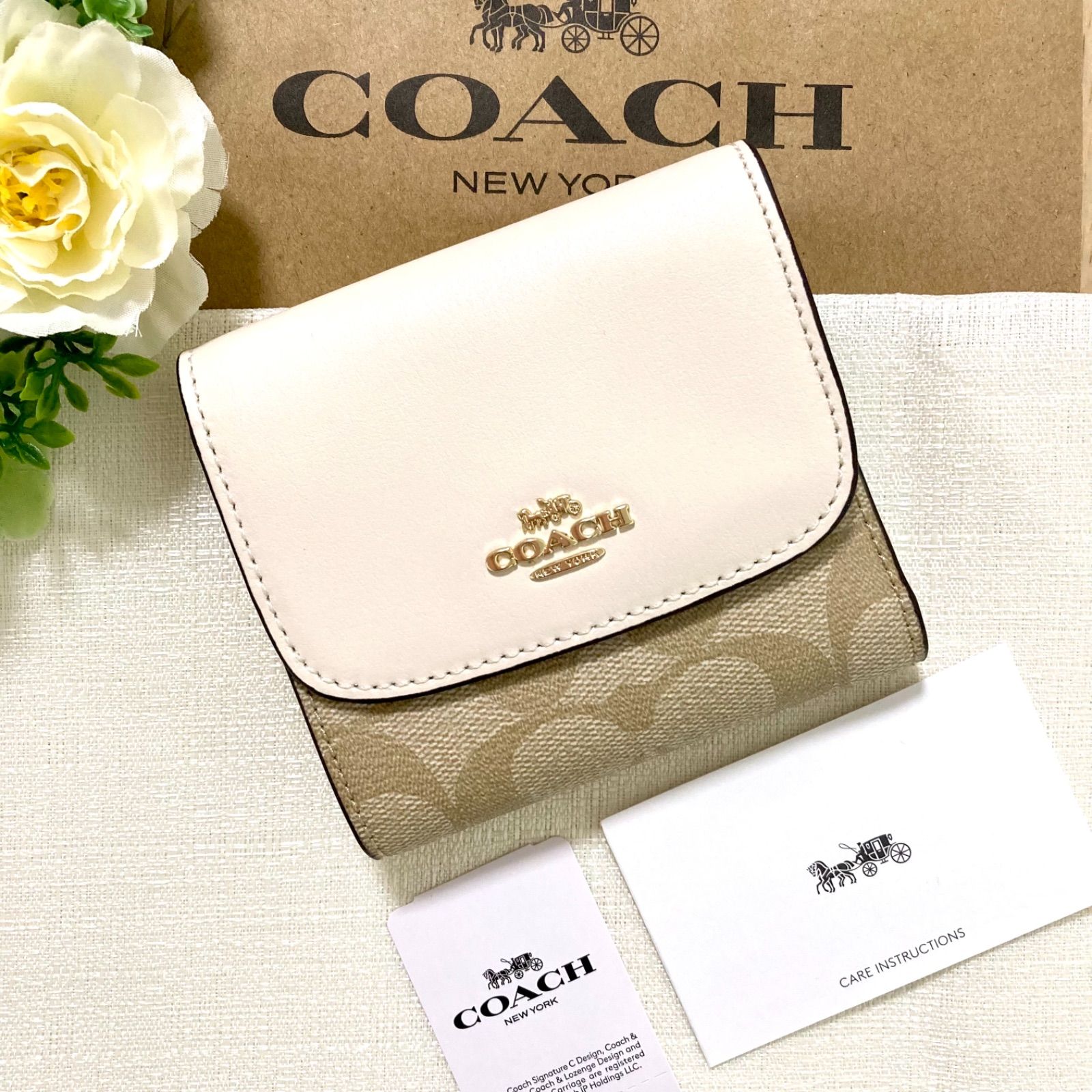 新品 COACH コーチ ミニ財布 3つ折り 白 シグネチャー チョーク 三つ折 - メルカリ