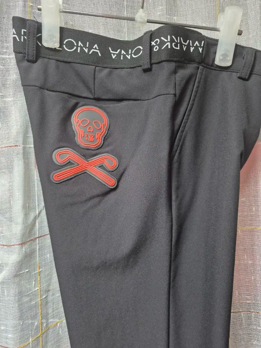【正規品販売】 MARK - LONA マークアンドロナ ブラック スカル ゴルフ ズボン 28