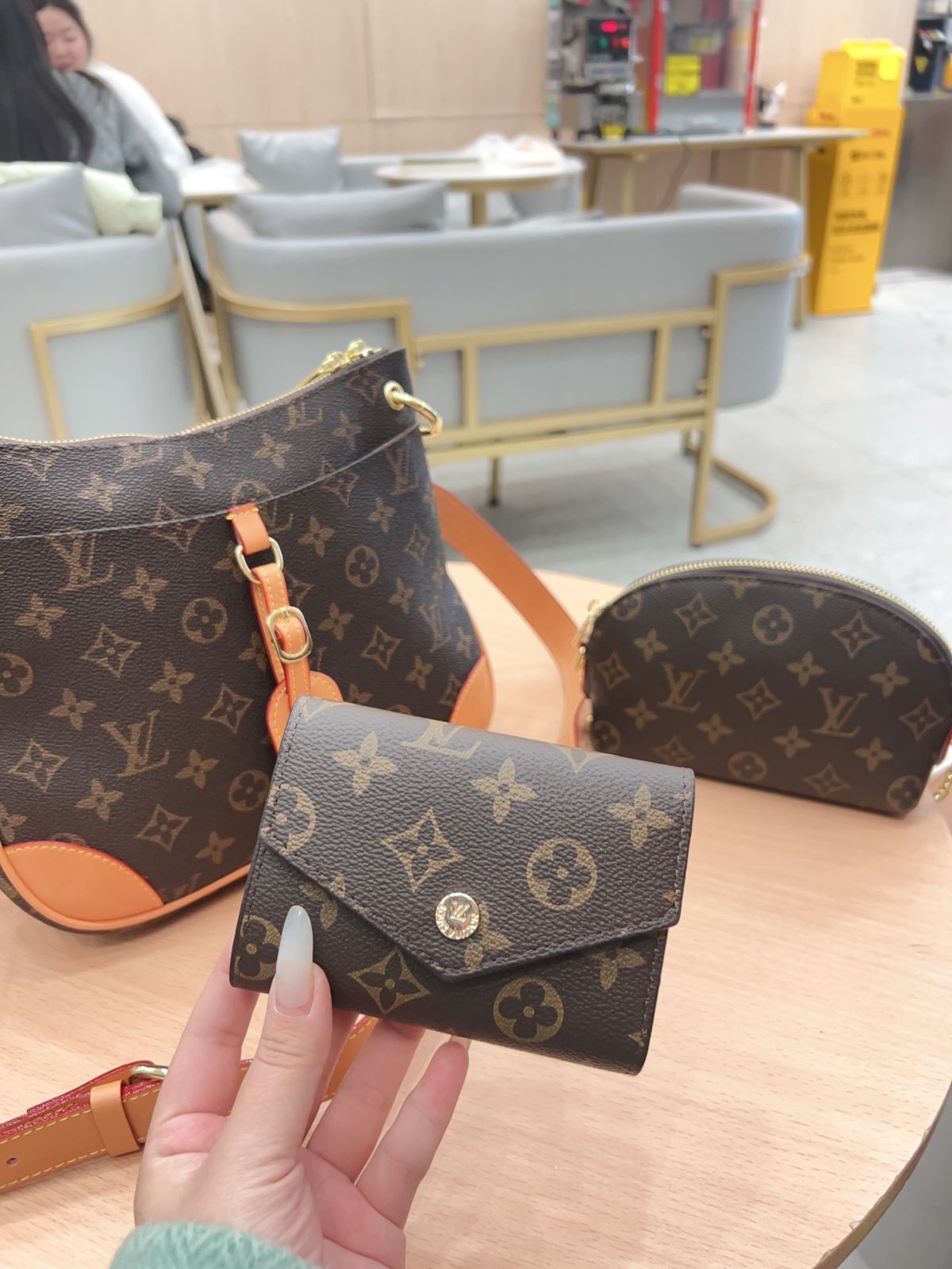 【手のひらサイズラグジュアリー】LV Micro Alma バッグチャーム 楽天市場】バッグチャーム キラキラ ビジュー クマ くま ベア 熊