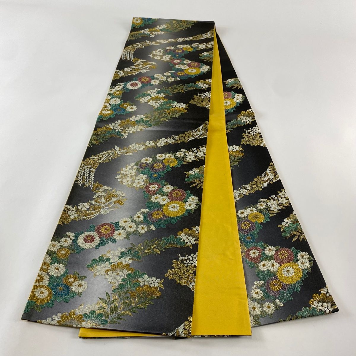 袋帯 美品 秀品 菊 尾長鳥 刺繍 金糸 墨色 六通 正絹 【中古
